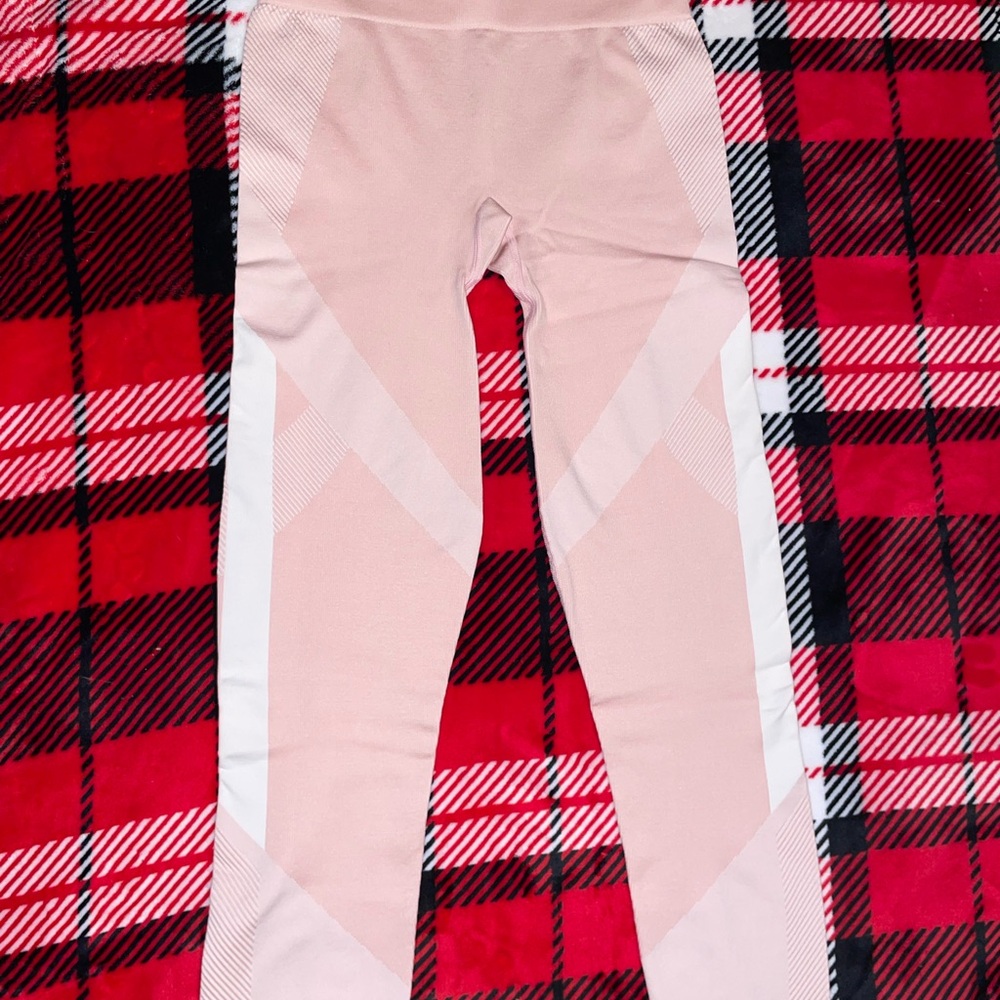 Women’s sz Medium Victoria secret PINK Cool & Comfy leggings (inseam 25 in)